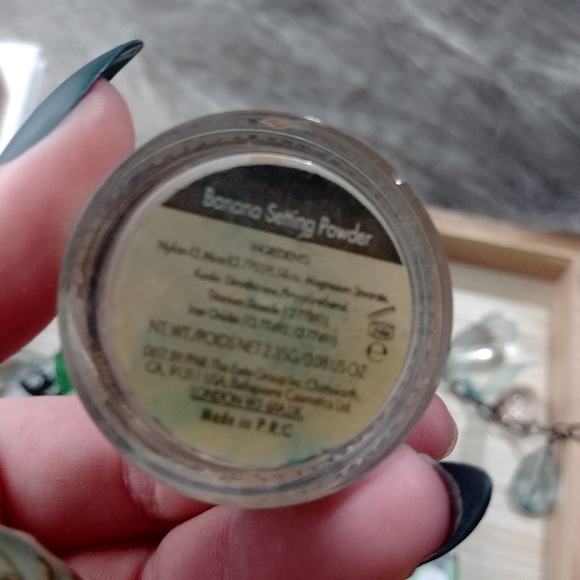 NEW bellapierre cosmetics banana setting powder - Picture 5 of 5